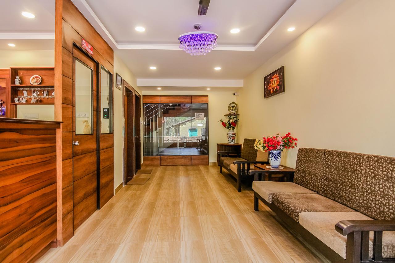 Candolim Grande Resort Bagian luar foto