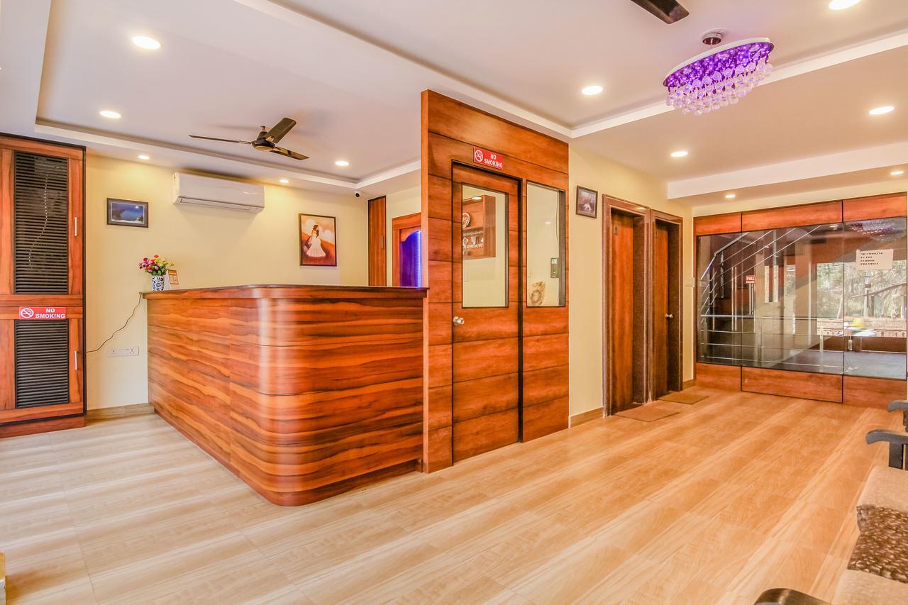 Candolim Grande Resort Bagian luar foto