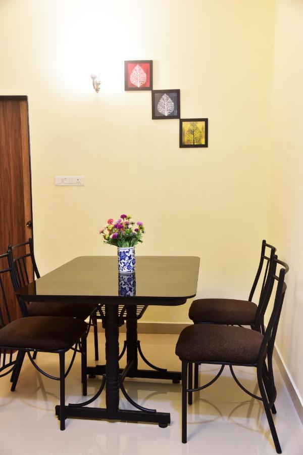 Candolim Grande Resort Bagian luar foto