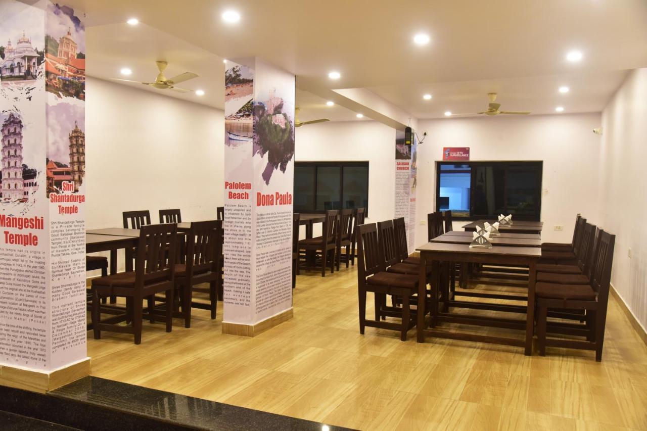 Candolim Grande Resort Bagian luar foto