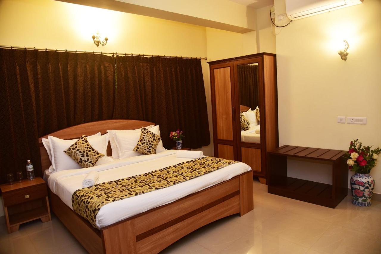 Candolim Grande Resort Bagian luar foto
