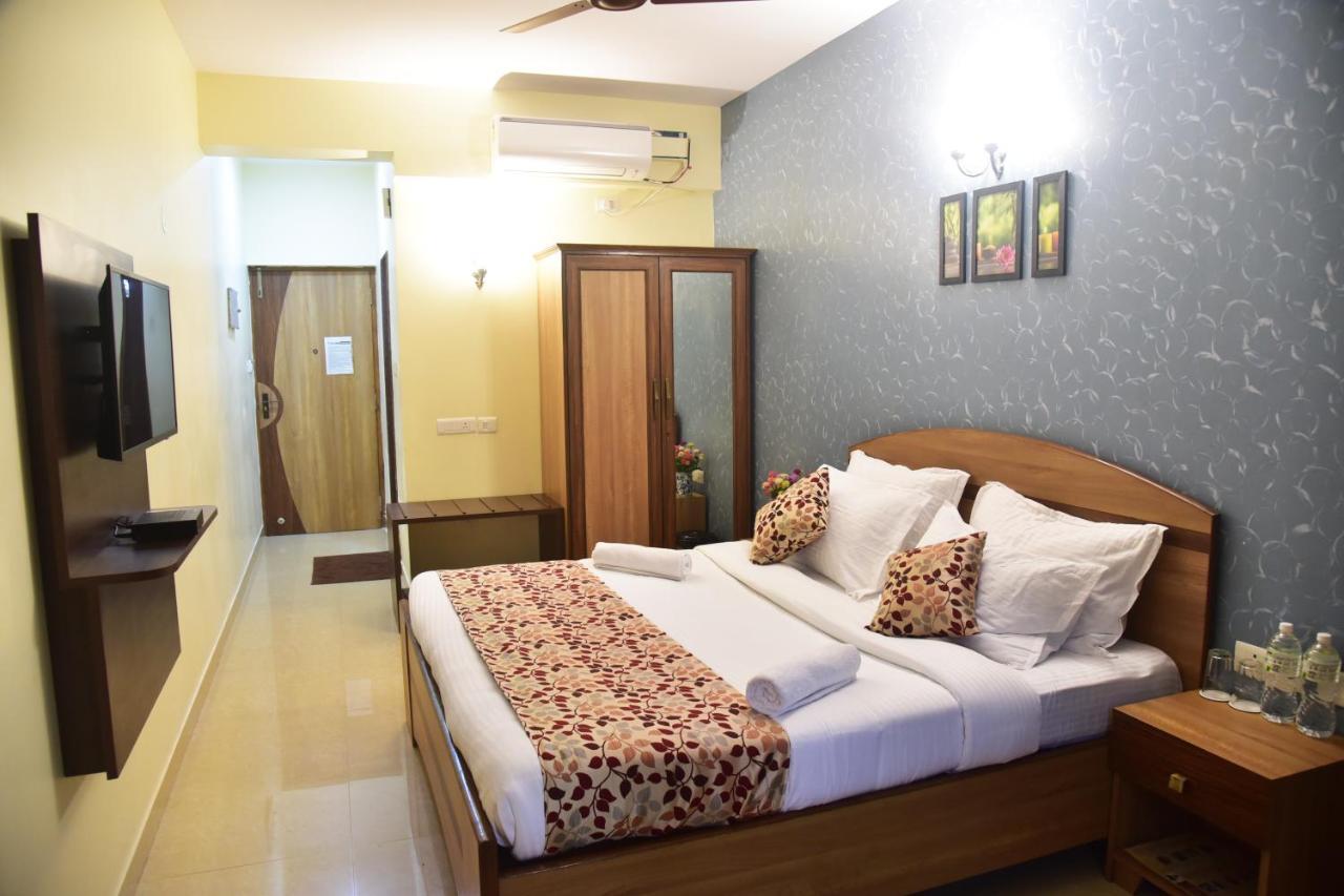 Candolim Grande Resort Bagian luar foto