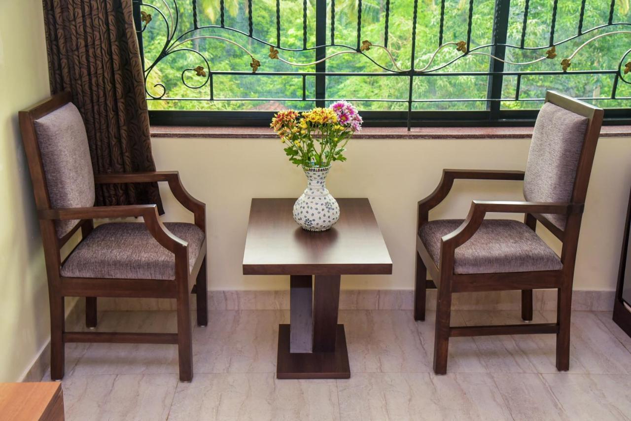 Candolim Grande Resort Bagian luar foto