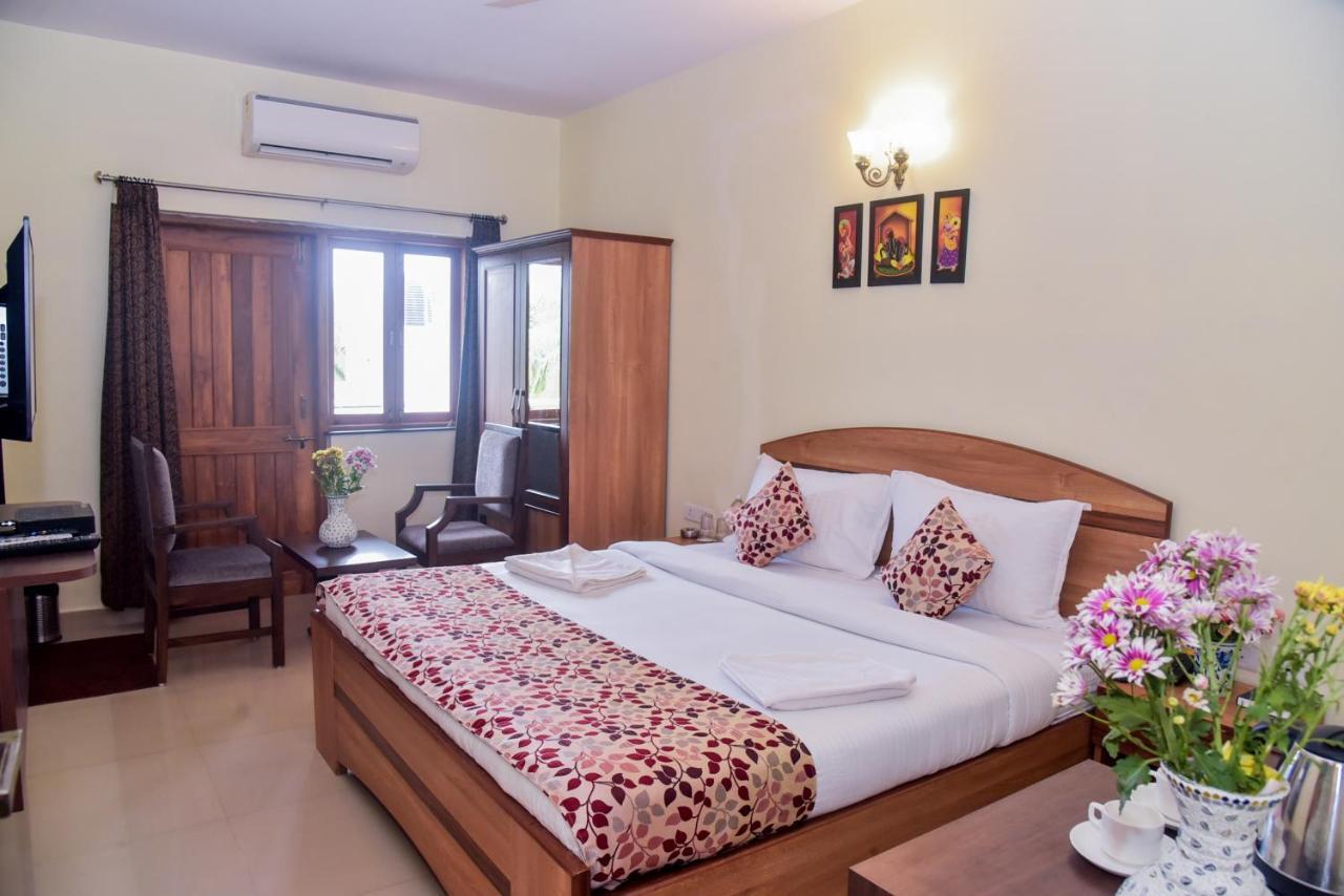 Candolim Grande Resort Bagian luar foto
