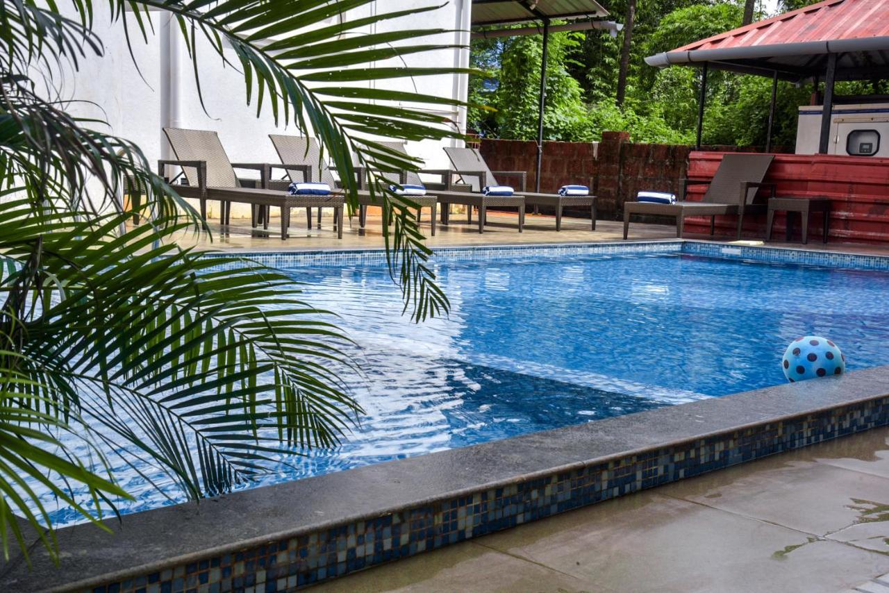 Candolim Grande Resort Bagian luar foto